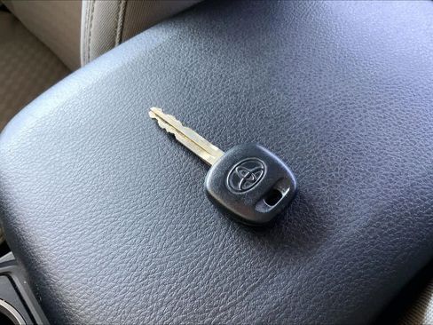 Used 2022 Toyota Tacoma SR RWD image 15