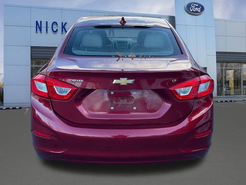Used 2017 Chevrolet Cruze LT w/ Convenience Package image 2
