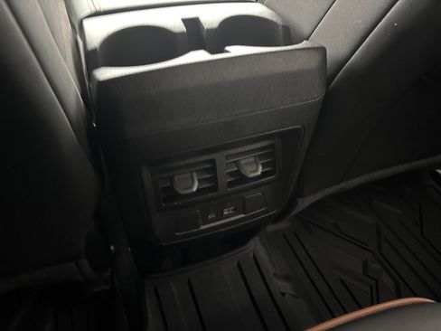 Used 2025 GMC Canyon AT4 AWD/4WD image 12