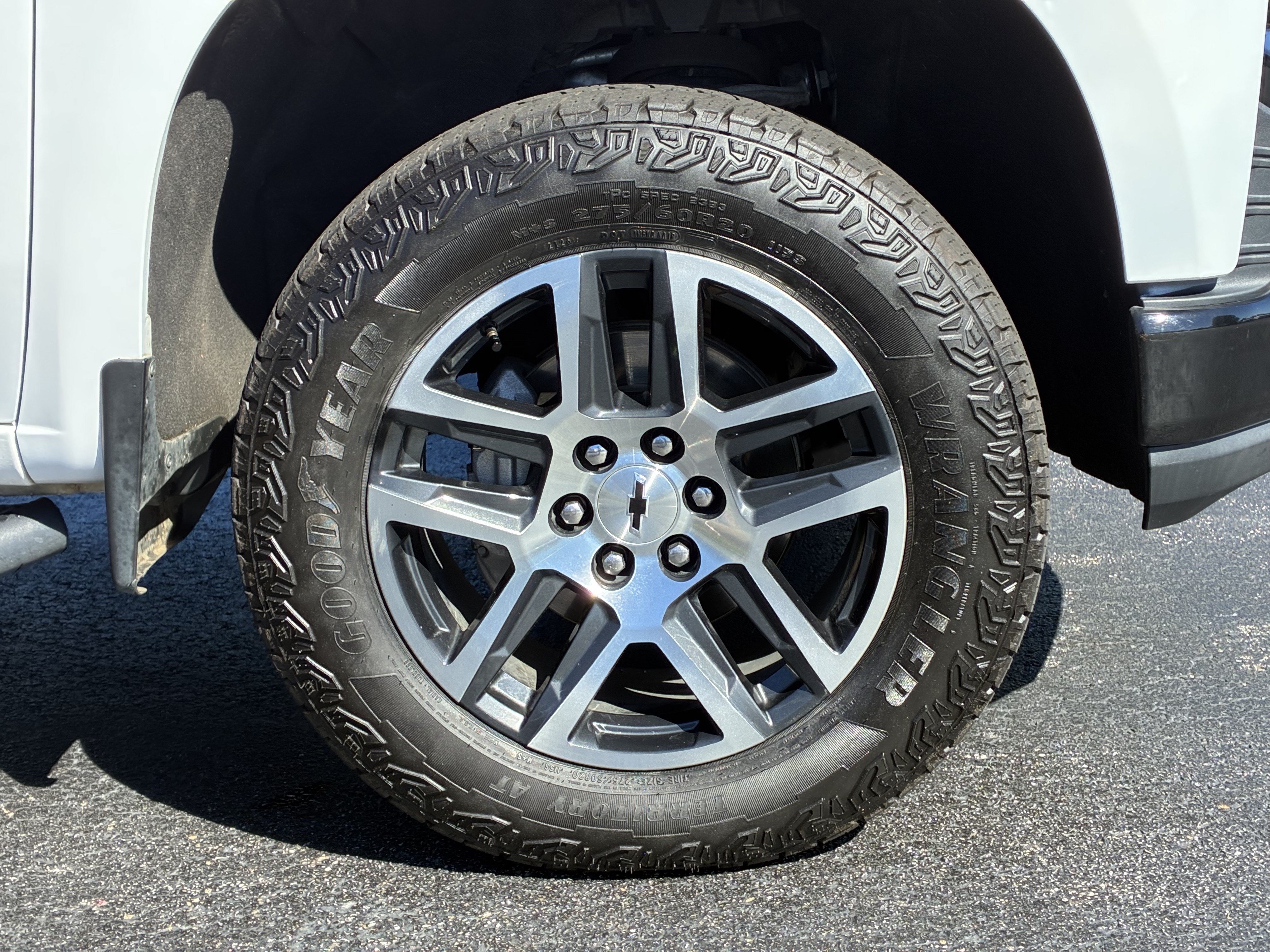 Used 2020 Chevrolet Silverado 1500 LT Trail Boss AWD/4WD image 6