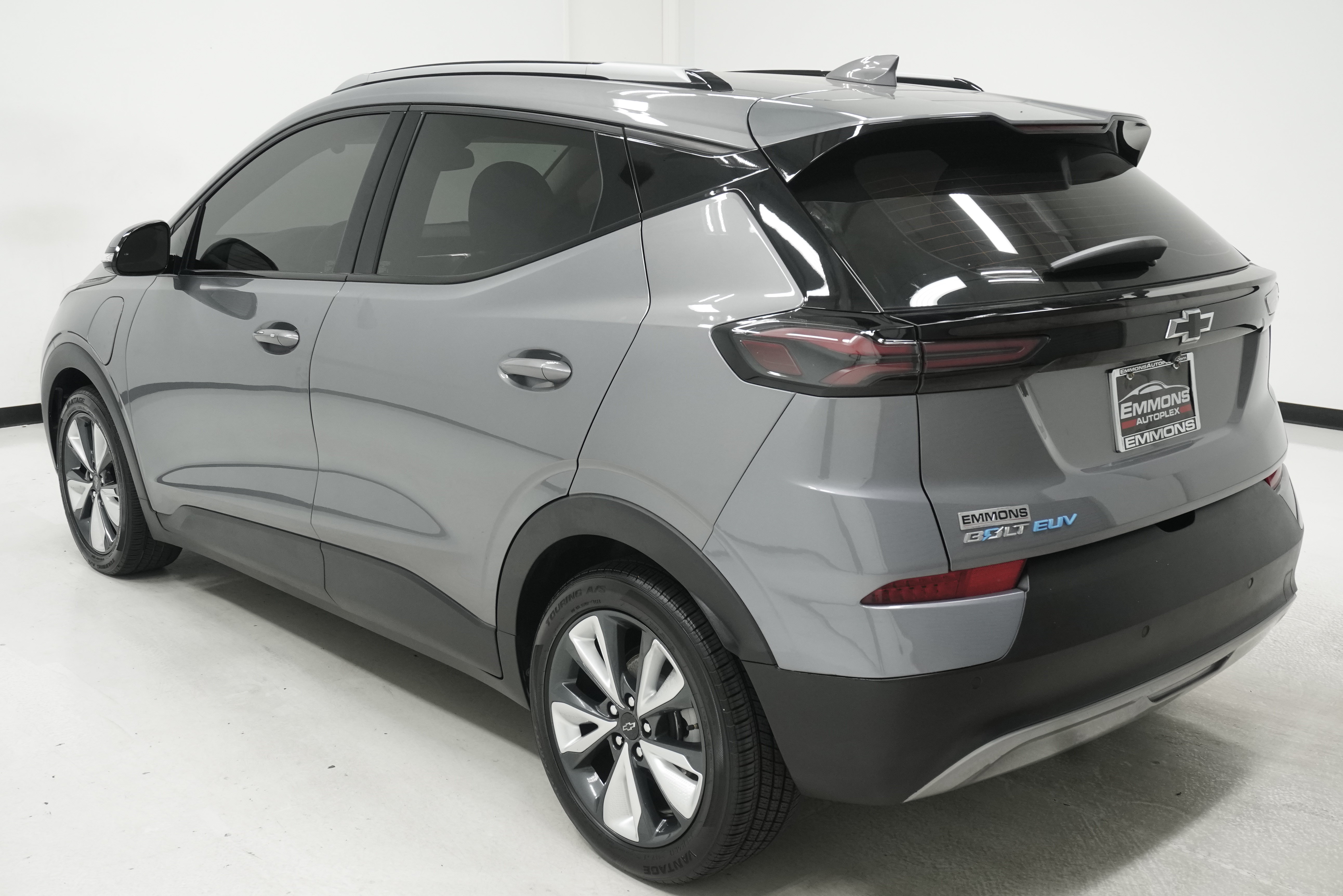 Used 2023 Chevrolet Bolt EUV LT w/ Convenience Package FWD image 6
