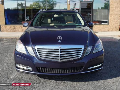 Used 2011 Mercedes-Benz E 350 4MATIC Wagon image 2