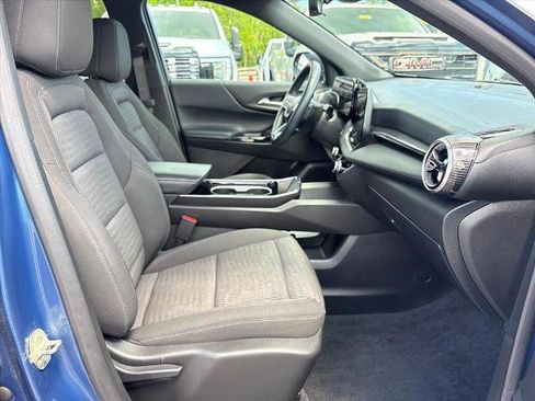 Certified 2025 Chevrolet Equinox LT w/ Safety and Technology Package AWD/4WD image 7