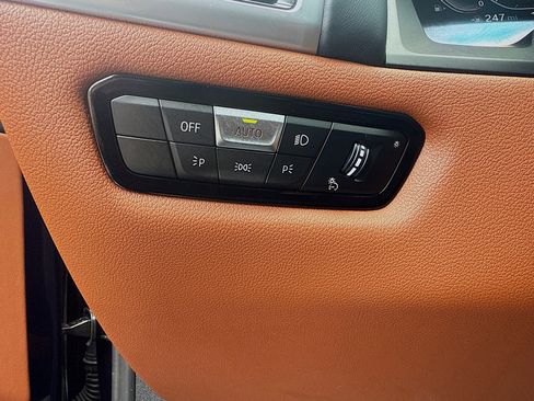 Used 2023 BMW 840i Coupe w/ Driving Assistance Package RWD image 33