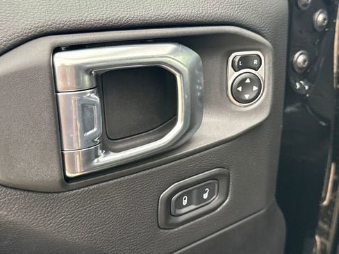 New 2026 Jeep Wrangler Unlimited Rubicon AWD/4WD image 19