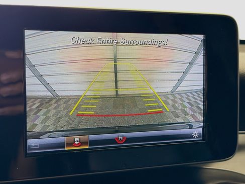 Used 2019 Mercedes-Benz GLC 300 4MATIC image 16