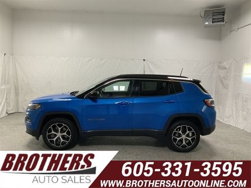 Used 2024 Jeep Compass Limited AWD/4WD image 1
