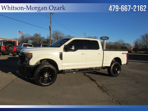 Used 2022 Ford F250 Lariat w/ Black Appearance Package image 4