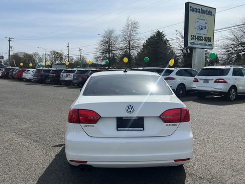 Used 2012 Volkswagen Jetta SEL image 4
