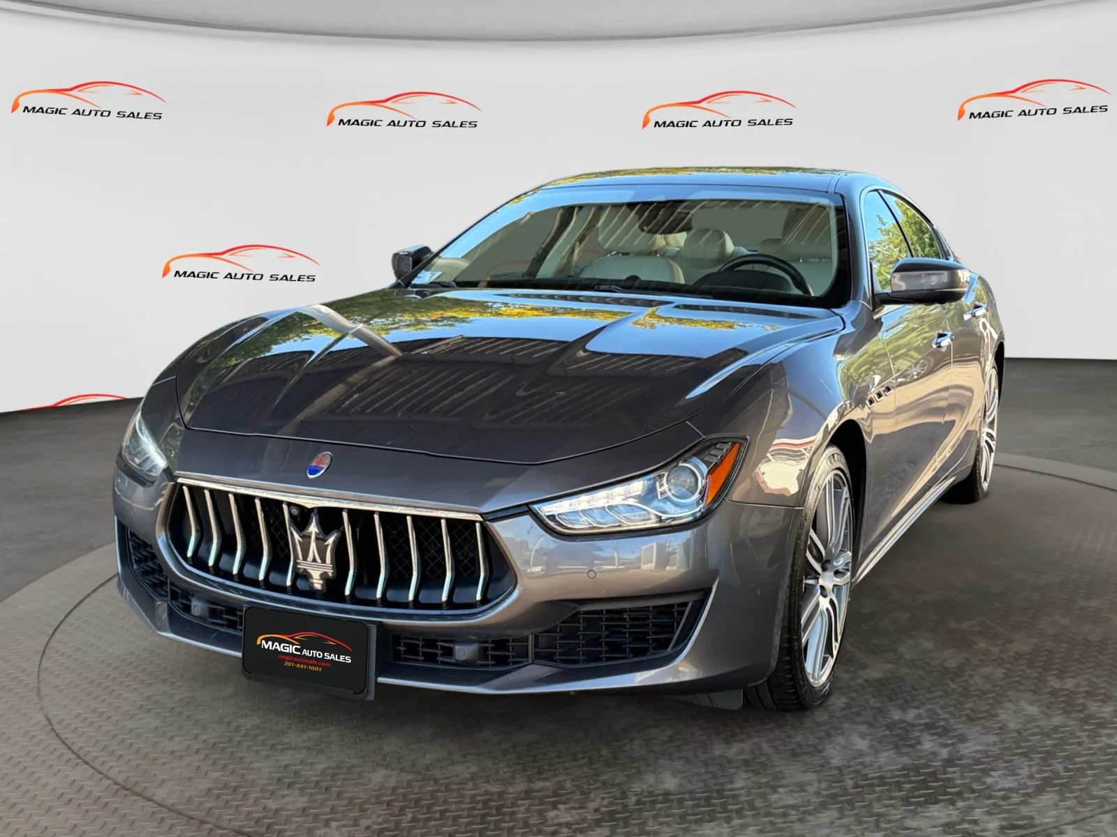 Used 2019 Maserati Ghibli S Q4 AWD/4WD image 1