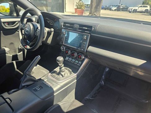 Used 2025 Toyota GR86 Premium w/ ALL Weather Mat Package (TMS) RWD image 11