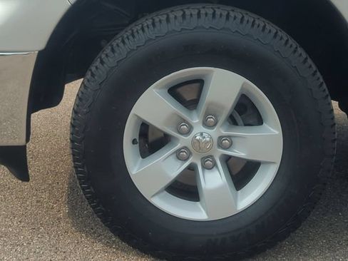Used 2017 RAM 1500 Classic SLT AWD/4WD image 10