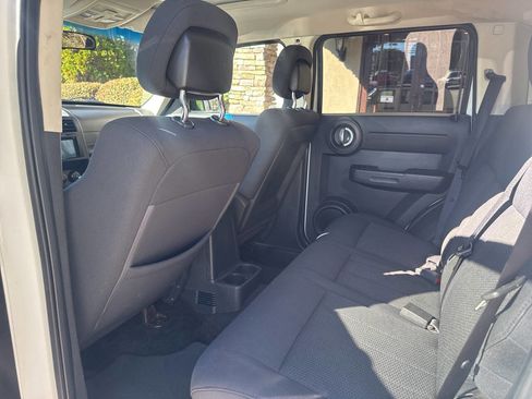 Used 2011 Dodge Nitro Heat w/ Popular Equipment Group image 11