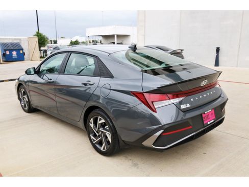 Certified 2025 Hyundai Elantra Sport FWD image 7