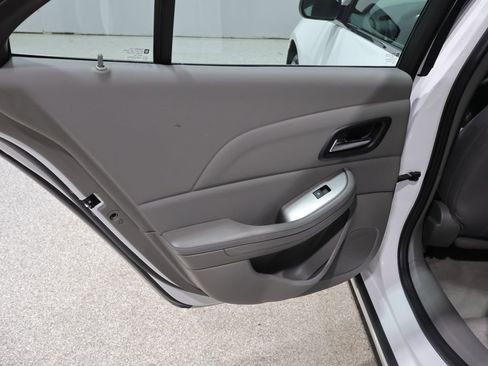 Used 2015 Chevrolet Malibu LS FWD image 18