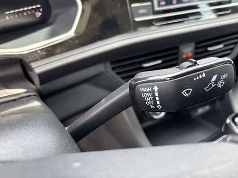 Used 2024 Volkswagen Jetta SE FWD image 14