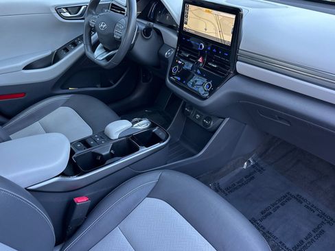 Used 2020 Hyundai Ioniq Limited image 20