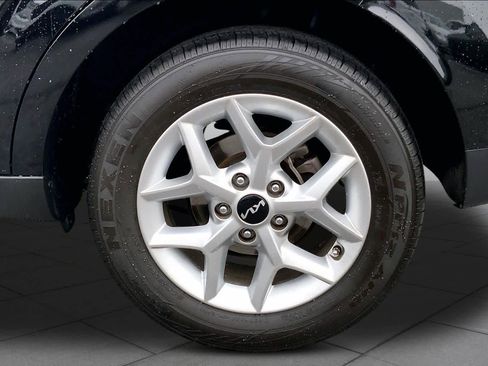 Used 2024 Kia Soul LX w/ Option Group 015 FWD image 11