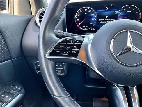 Used 2025 Mercedes-Benz GLA 250 4MATIC image 23