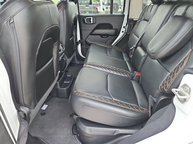 Used 2023 Jeep Wrangler Unlimited Sahara AWD/4WD image 23