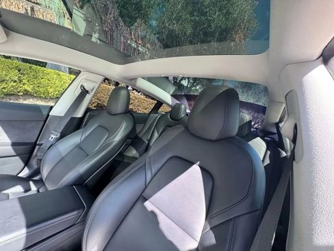 Used 2023 Tesla Model 3 Standard Range image 10