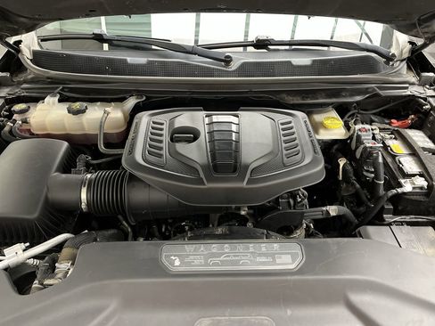 Used 2024 Jeep Wagoneer Series III AWD/4WD image 30
