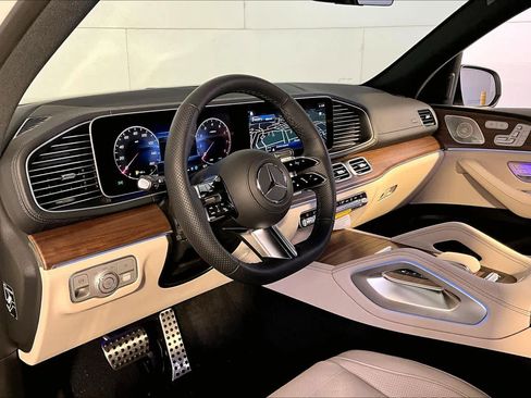 New 2026 Mercedes-Benz GLS 450 4MATIC image 9