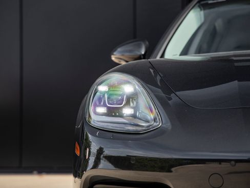 Certified 2017 Porsche Panamera 4S AWD/4WD image 18