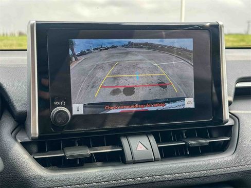 Certified 2024 Toyota RAV4 XLE image 31