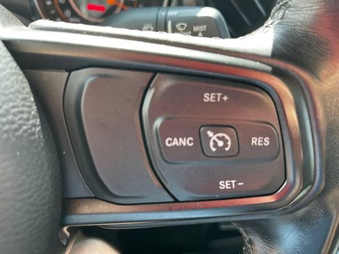 Used 2022 Jeep Gladiator Sport AWD/4WD image 12