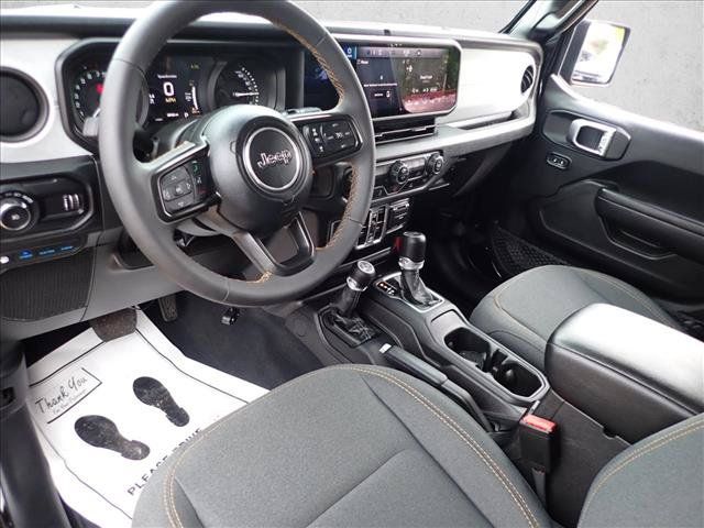 Used 2024 Jeep Wrangler Unlimited AWD/4WD image 9