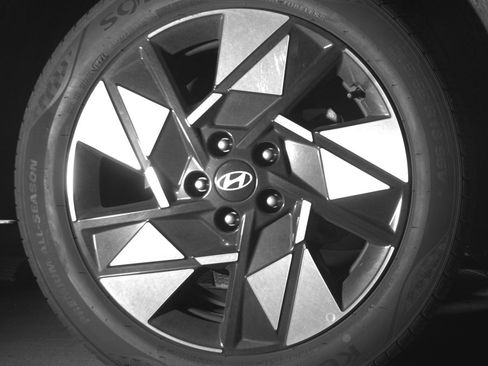 Used 2025 Hyundai Kona SEL image 13