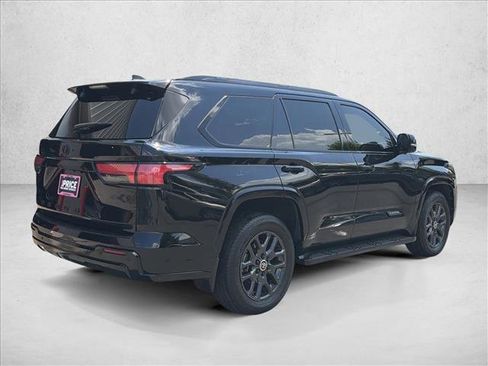 Used 2024 Toyota Sequoia Platinum AWD/4WD image 5