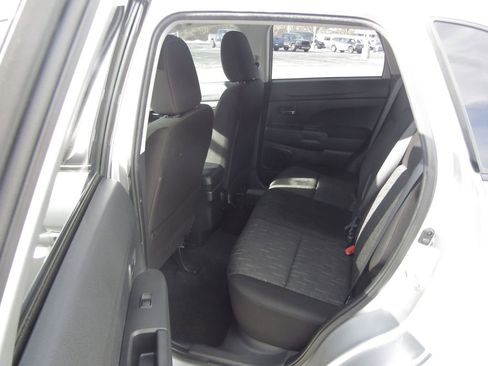 Used 2023 Mitsubishi Outlander Sport SE image 28