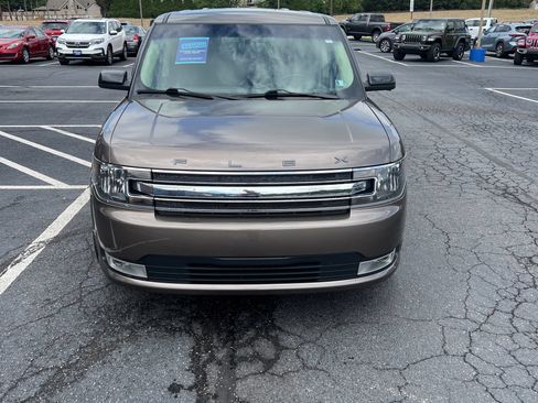 Used 2019 Ford Flex SEL w/ Equipment Group 202A AWD/4WD image 9