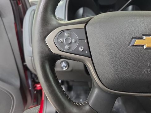 Used 2022 Chevrolet Colorado Z71 AWD/4WD image 17