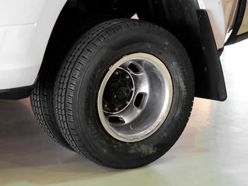Used 2024 RAM 3500 Tradesman w/ Chrome Appearance Group AWD/4WD image 58