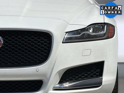 Used 2020 Jaguar XF Prestige AWD/4WD image 12