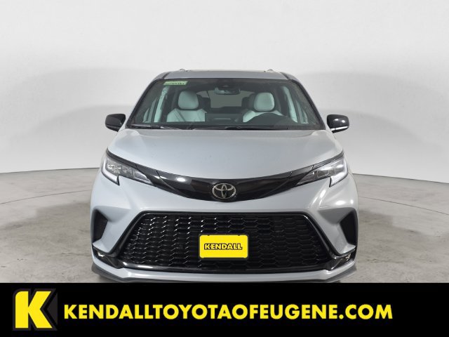 Certified 2026 Toyota Sienna XSE AWD/4WD image 2