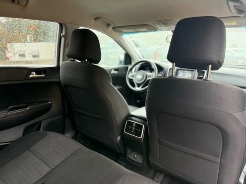 Used 2018 Kia Sportage LX w/ LX Popular Package image 9
