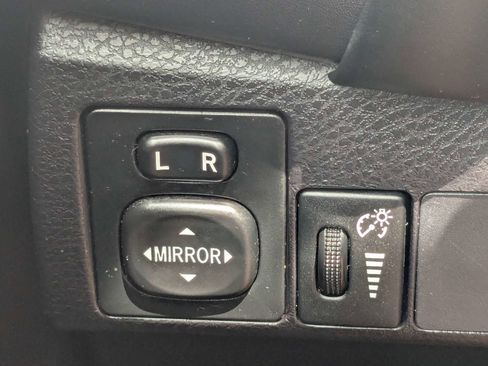Used 2019 Toyota Corolla LE FWD image 26