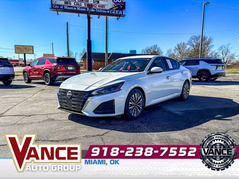 Used 2023 Nissan Altima 2.5 SV image 3