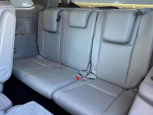 Used 2017 Toyota Highlander Limited Platinum image 32