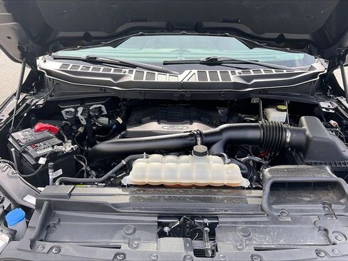 Used 2022 Ford F150 Lariat w/ Trailer Tow Package image 38