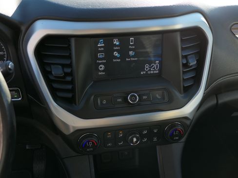 Used 2019 GMC Acadia SLE image 18