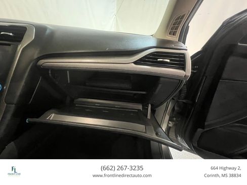 Used 2018 Ford Fusion SE w/ Fusion SE Technology Package FWD image 18