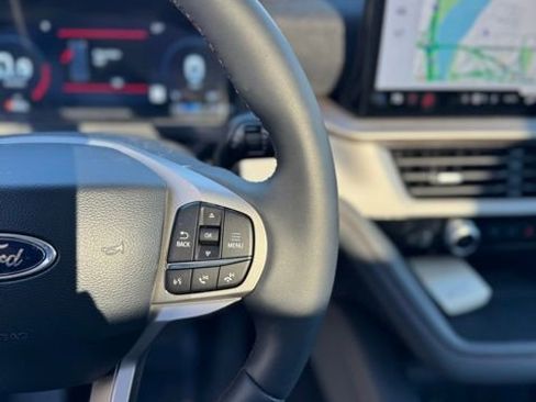 Used 2026 Ford Explorer Active w/ Active Comfort Package image 8