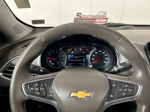 Used 2018 Chevrolet Malibu LT w/ Driver Confidence Package FWD image 13