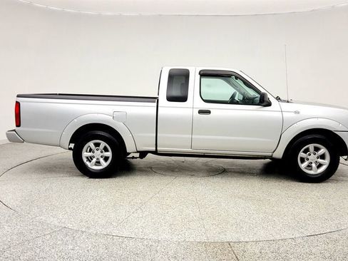 Used 2004 Nissan Frontier XE w/ (VTP) Value Truck Pkg image 4