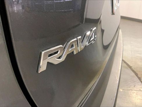 Used 2025 Toyota RAV4 LE AWD/4WD image 10